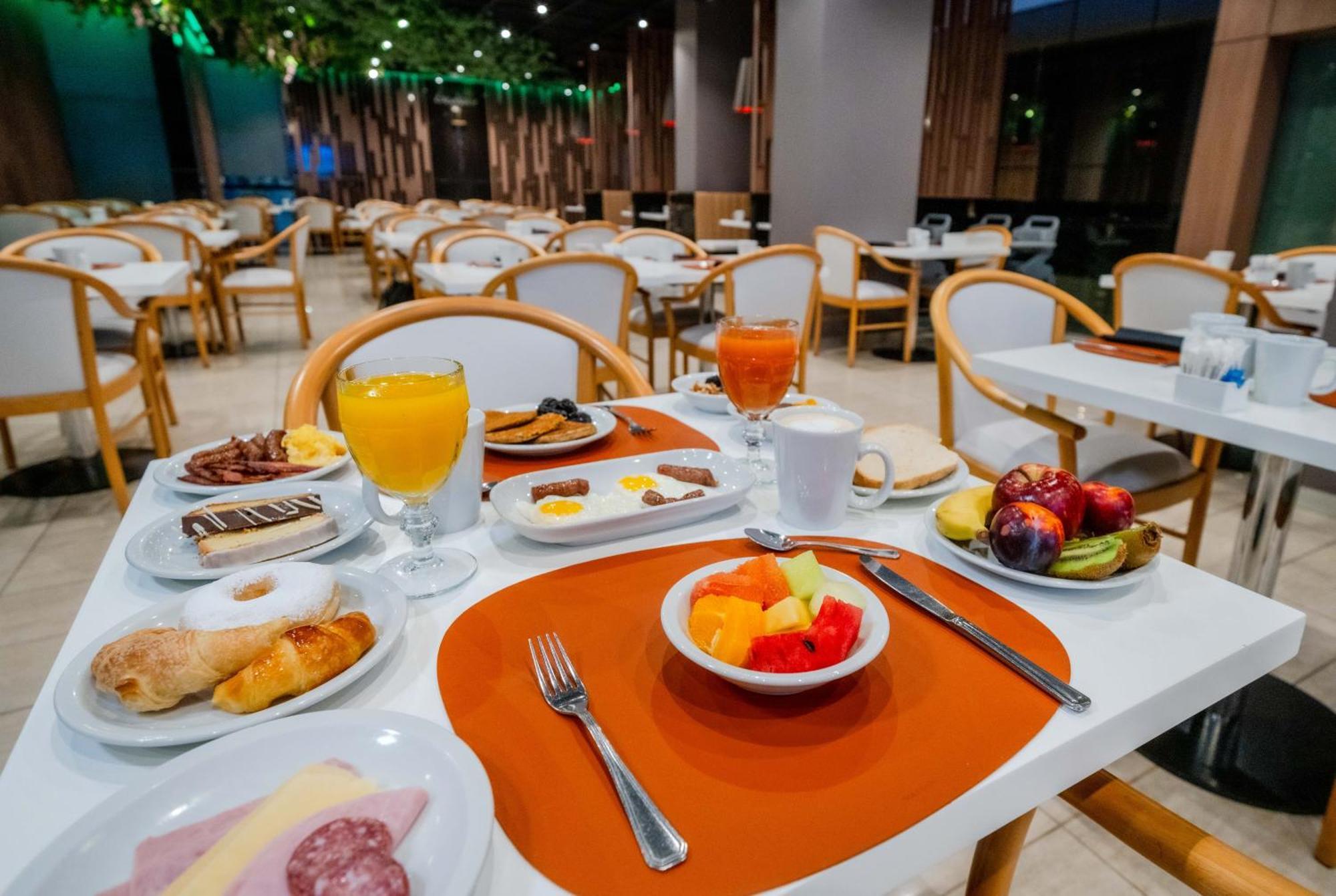 Holiday Inn Rosario By Ihg Exterior foto